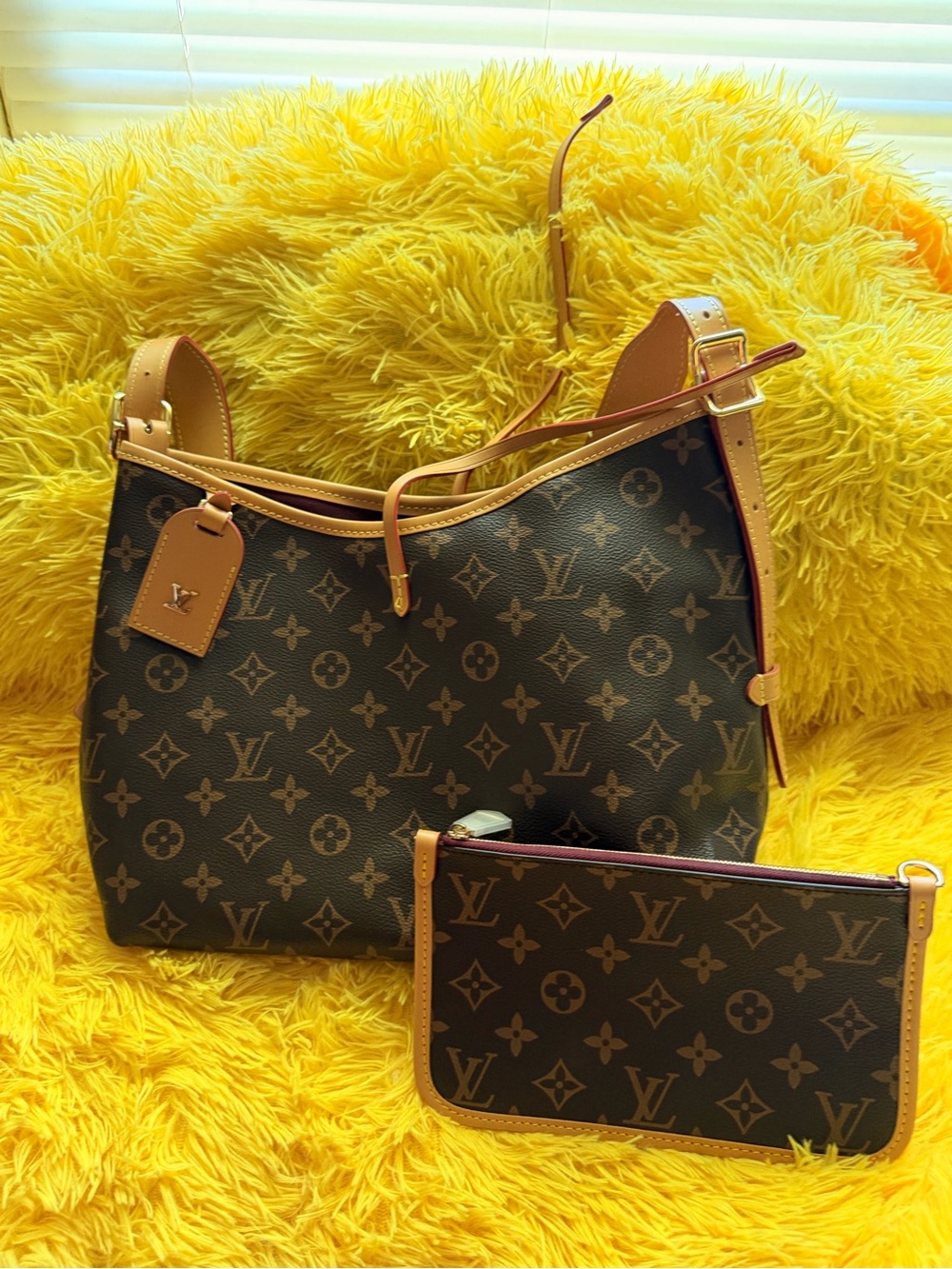 Louis Vuitton Monogram Shoulder Bag in Brown and Tan Leather Trim - Picture 2 of 3